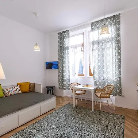 Апартаменти Interbelic Vibe *