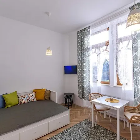 아파트 Interbelic Vibe